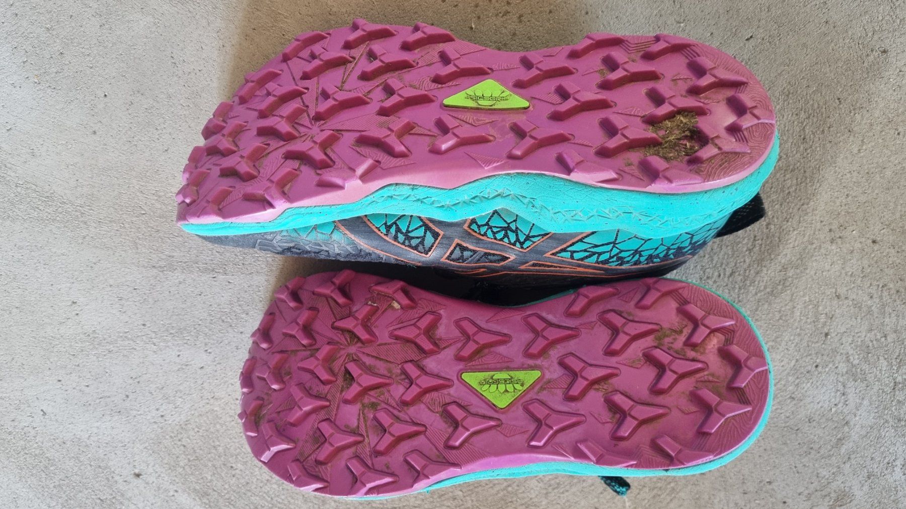 Schuhe für Mädchen: Asicsgrip Trekkingschuhe 37.5 – Gebraucht aus Grüningen von lama10 1
