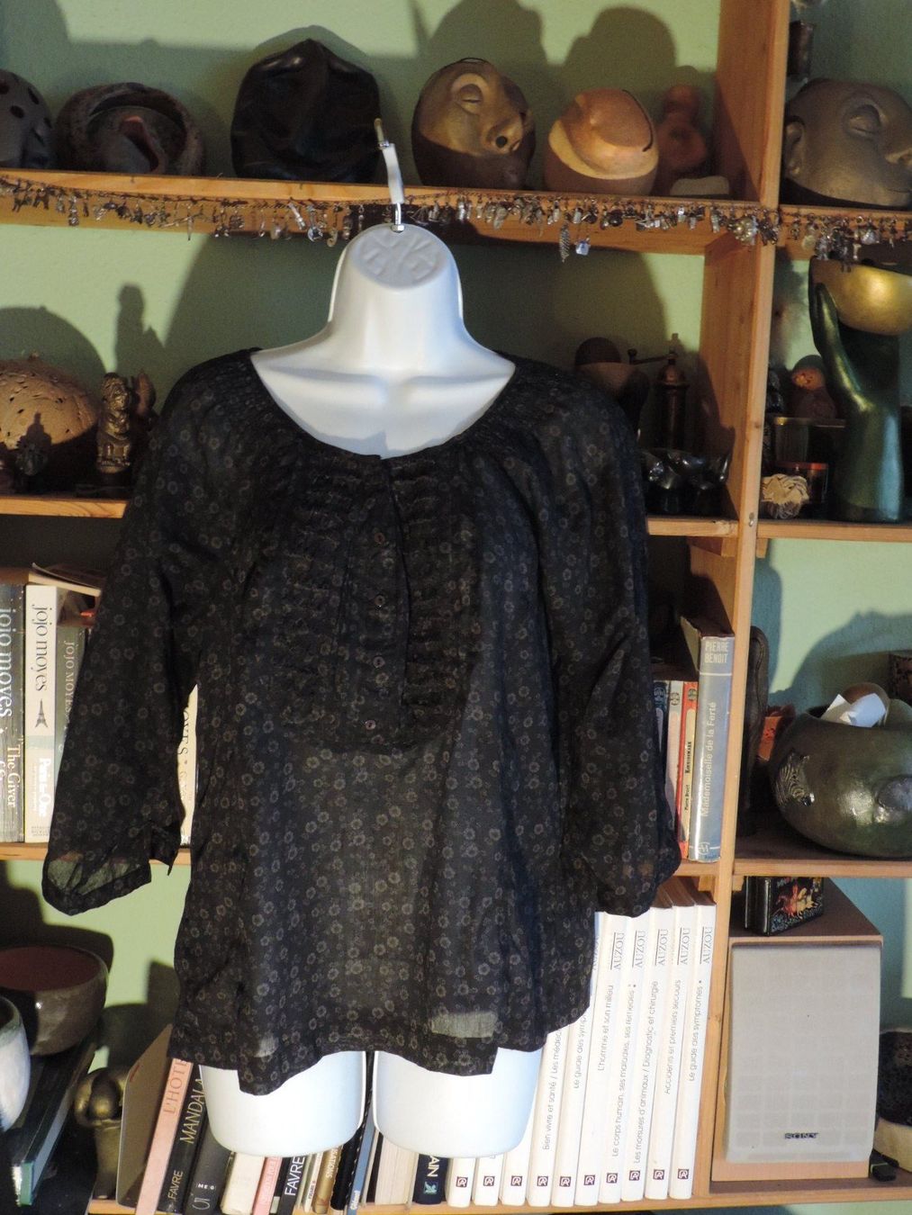 Lotti di vestiti: ensemble haut avec veste blanche – Usato da Genève venduto da Axelle333 2