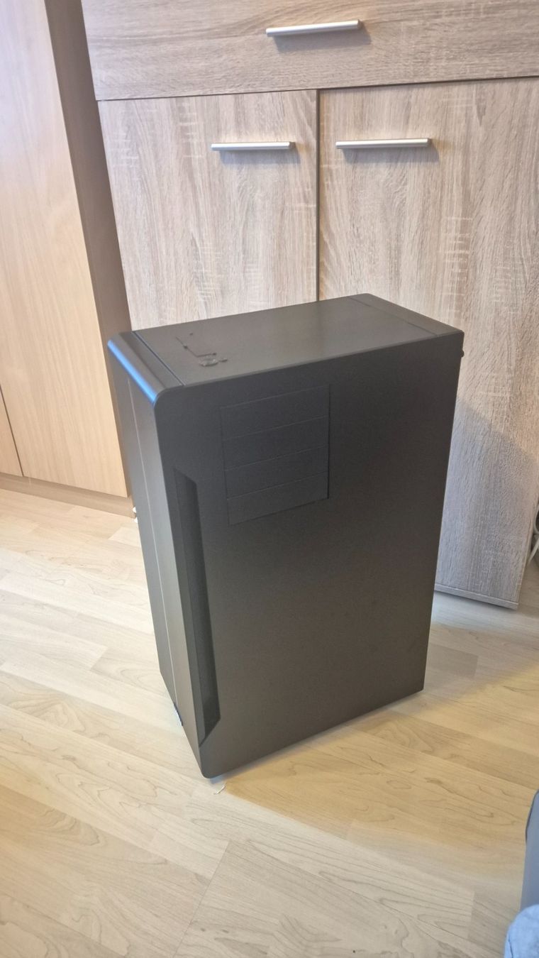 Lian Li Custodie: LIAN LI PC-X2000F Aluminium PC-Gehäuse – Usato da Bern venduto da Rafftnix 2