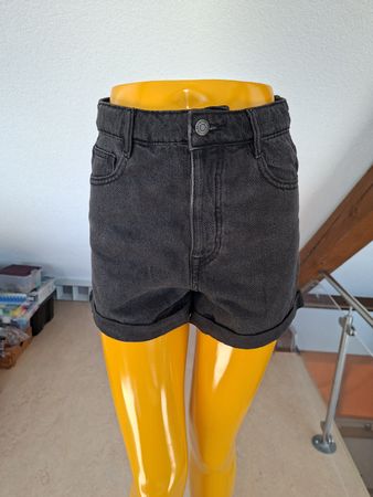 Schwarze Jeans Shorts -hoher Bund Grösse 36!