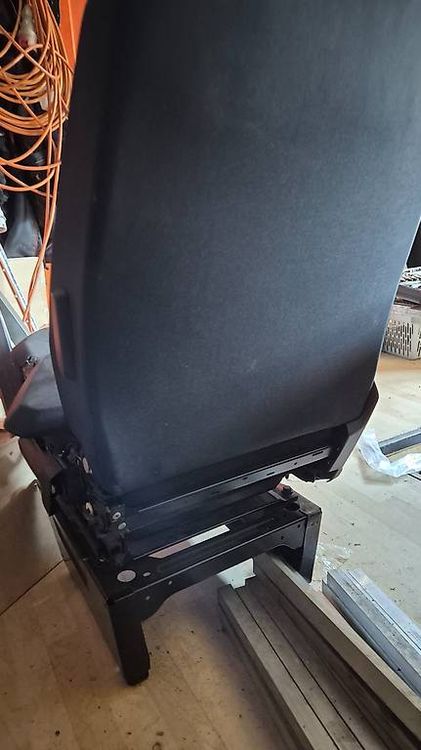 VW Alle Autoersatzteile: Einzelsitz vw Crafter – Gebraucht aus Gwatt (Thun) von beule8 1