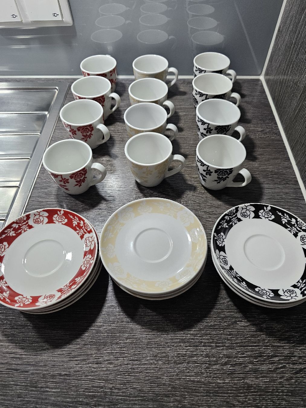 Set di piatti: Espressotassen mit Teller – Nuovo (secondo la descrizione) da Schaffhausen venduto da Nadia1111