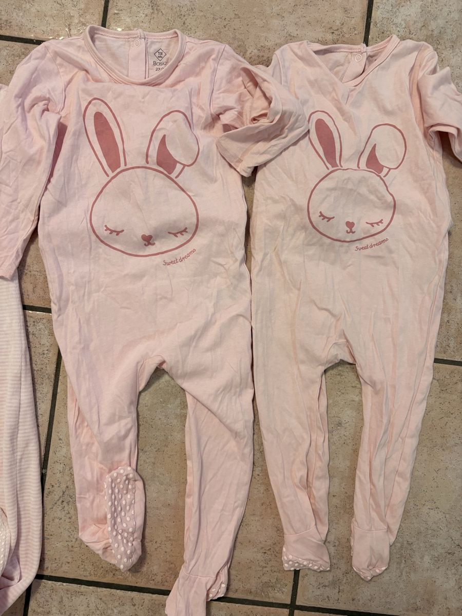 Lotti & Set di vestiti: Set 4 pigiami neonata  – Usato da S. Antonino venduto da FedeKikka88 9