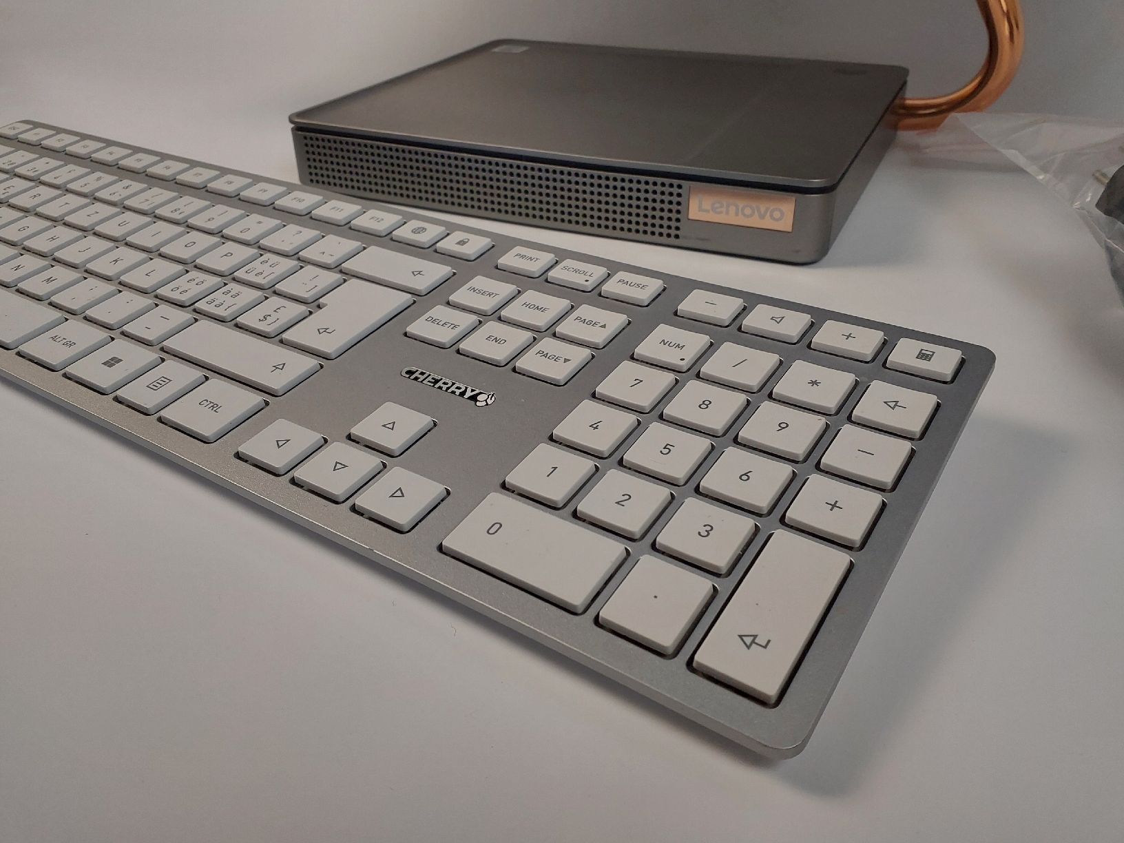 Lenovo PC: Lenovo All-in-One PC i7 – Nuovo (secondo la descrizione) da Luzern venduto da CAZS_Luzern 1