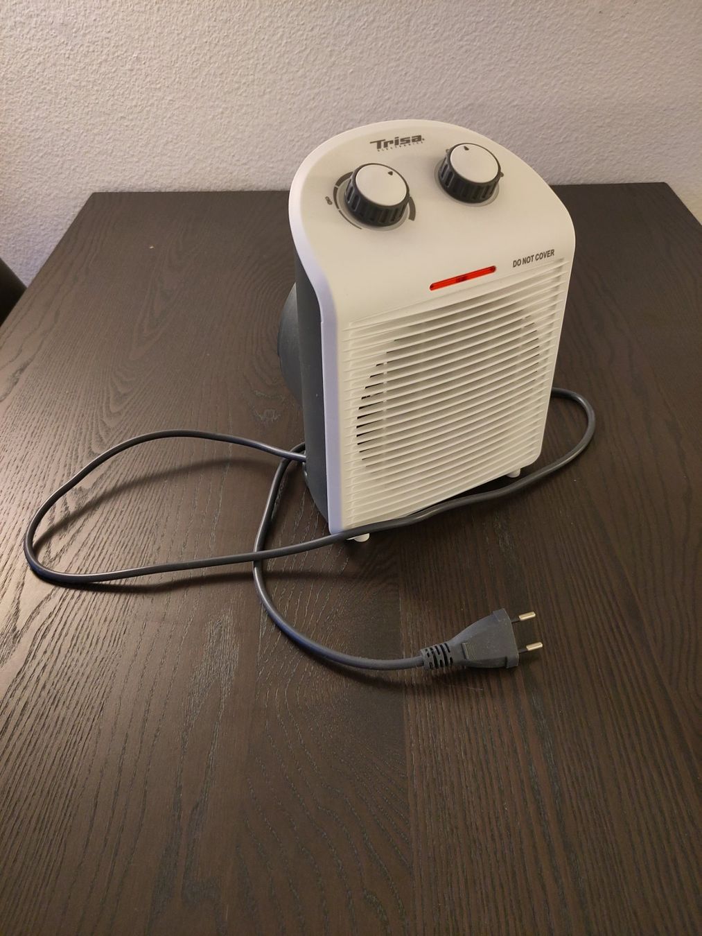 Trisa Radiatori: Trisa Heat & Chill Heizlüfter 2000W – Usato da Zürich venduto da ahr_g9qk