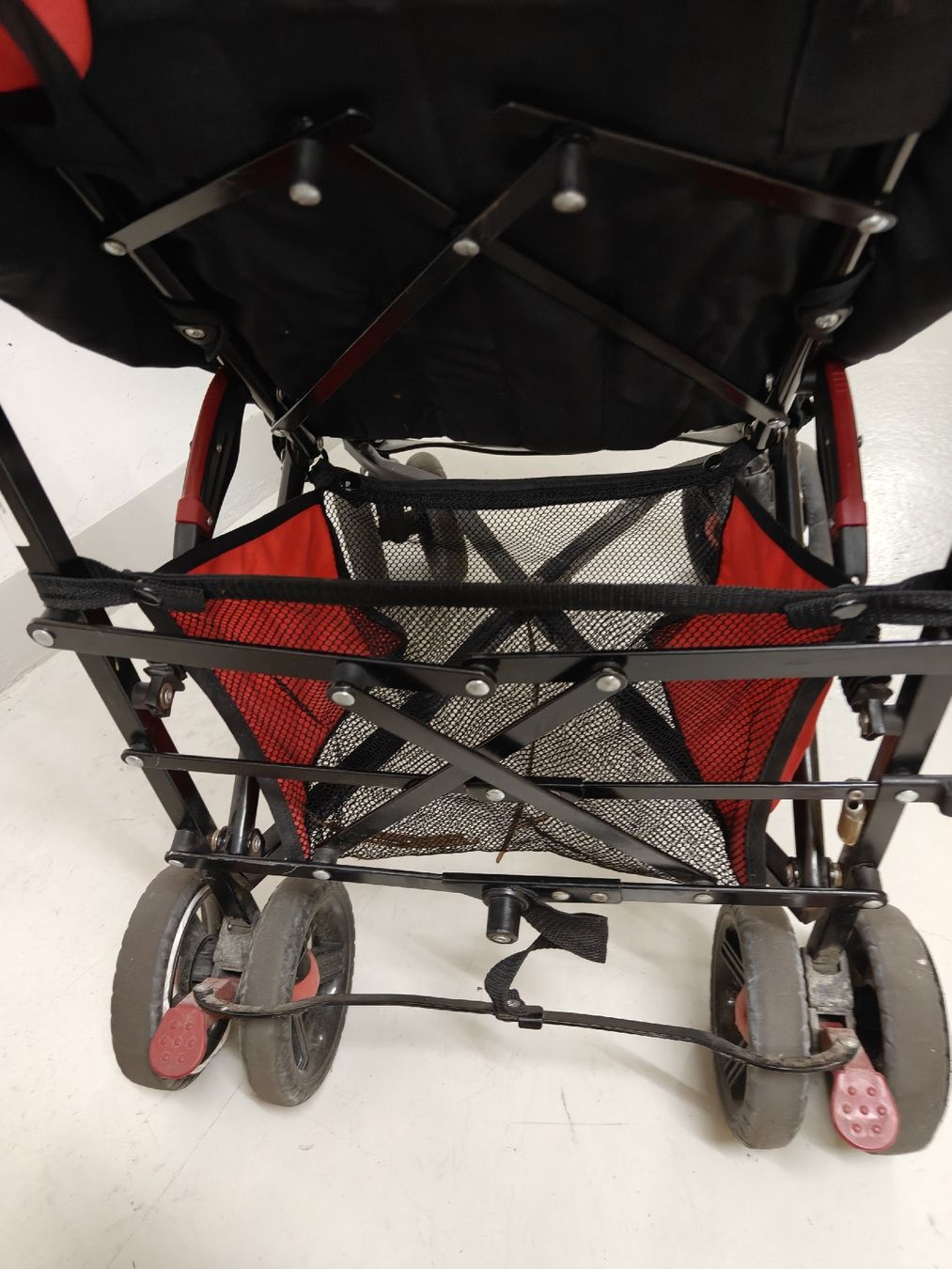 Kinderwagen: Ferrari Stroller Red Black Used – Gebraucht aus Wetzikon ZH von was_jtf5 5