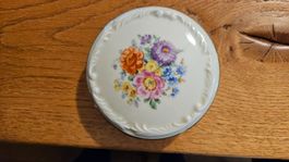 Porzellandose Vintage mit Blumendesign