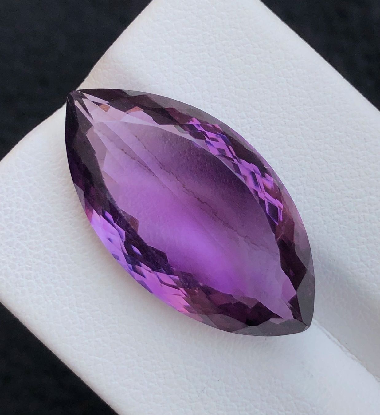 Edelsteine: Violetter Amethyst geschliffen 19.40ct – Neu (gemäss Beschreibung) aus Nuglar von Tc15