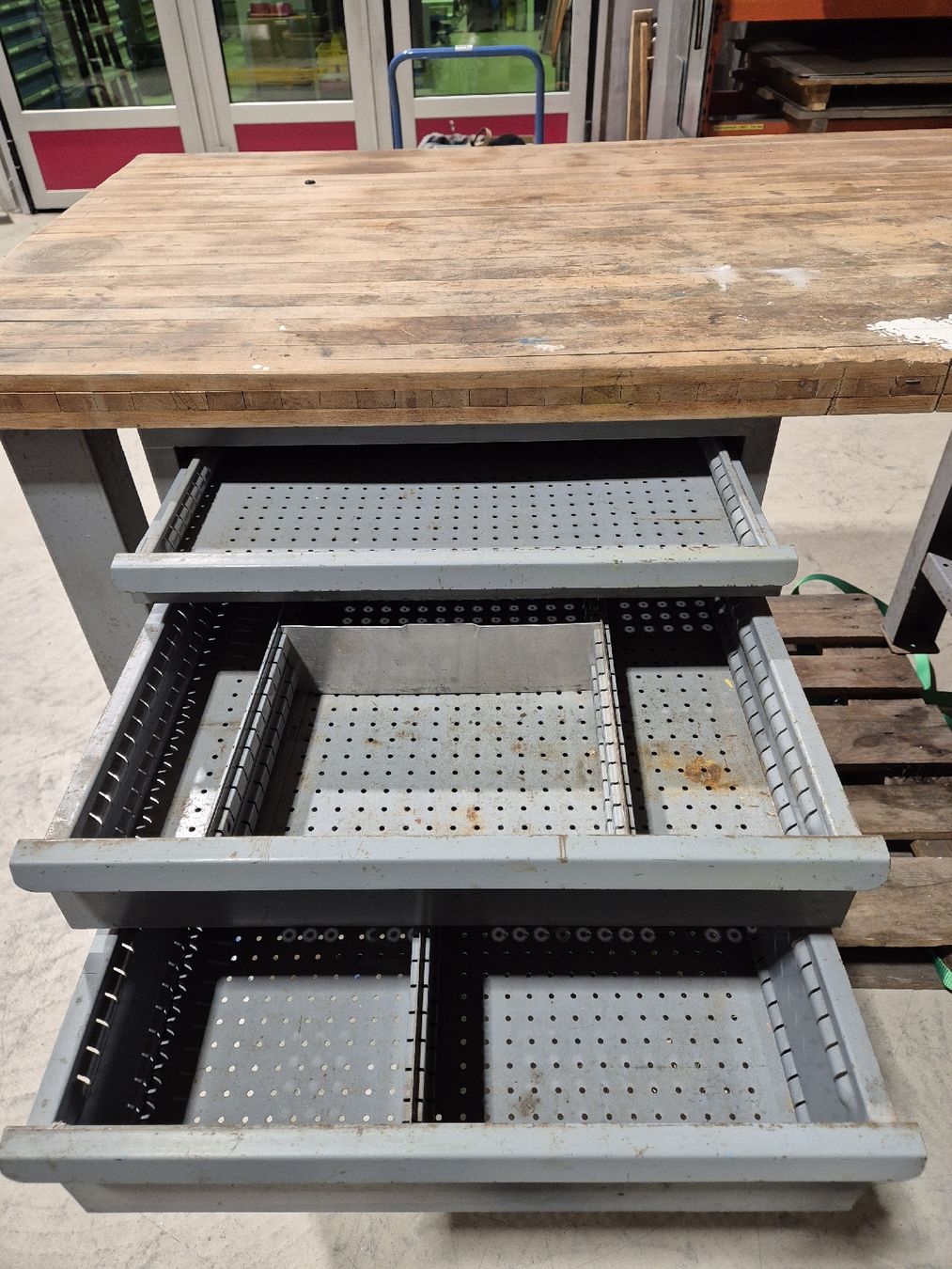 Lista Werkbänke: werkbank Lista – Gebraucht aus Eschlikon TG von Meierhofer-Inox 1