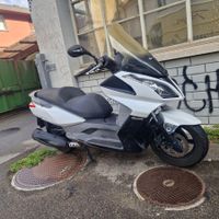 Roller Kymco Downtown 300i