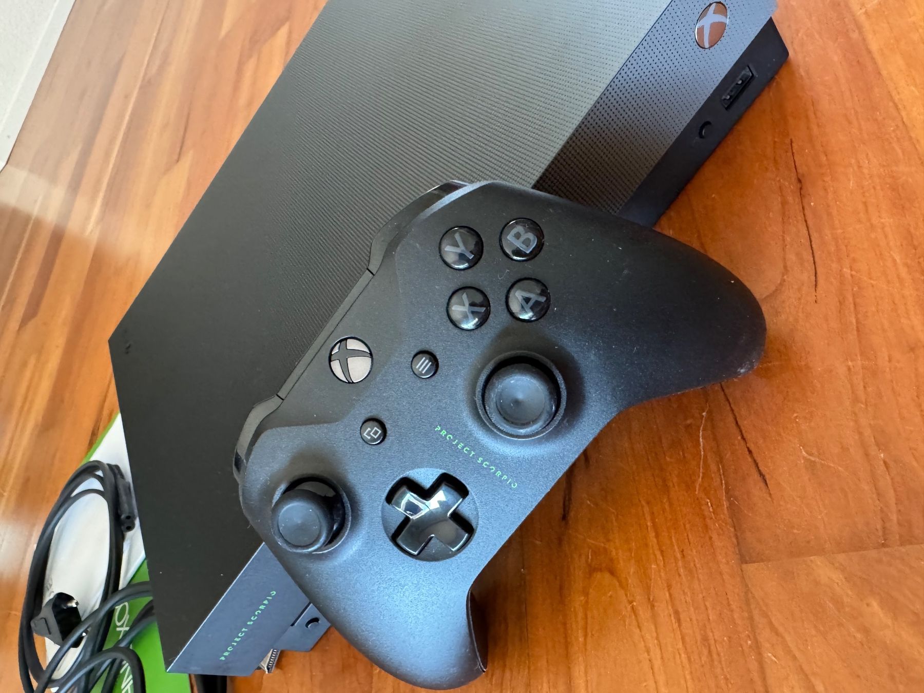 Microsoft Console: Xbox One X Project Scorpio Edition – Nuovo (secondo la descrizione) da Vaduz venduto da sxmveel 1