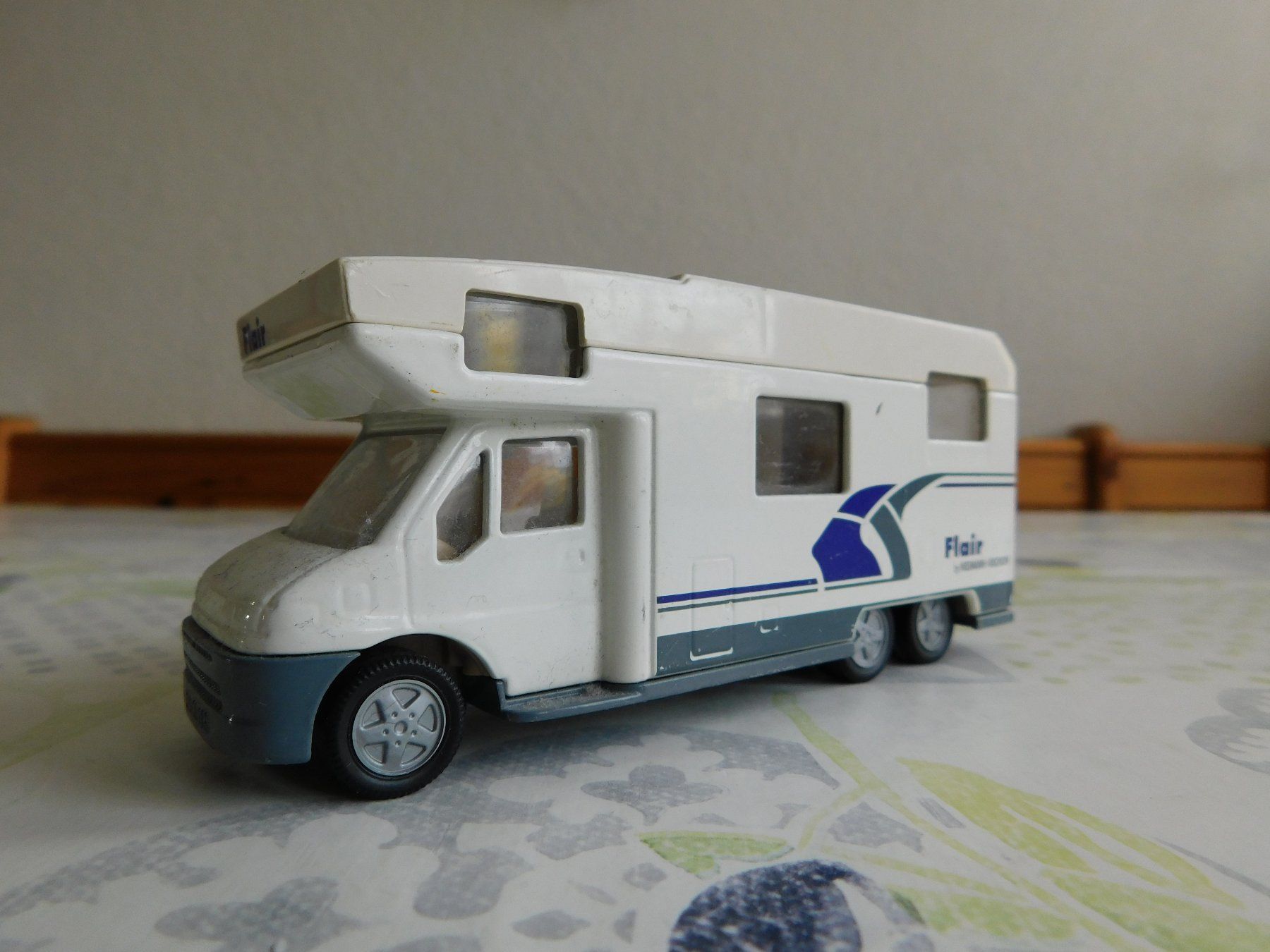 Siku Modellini d'auto: Siku Wohnmobil Flair – Usato da Strengelbach venduto da Wedi73 2