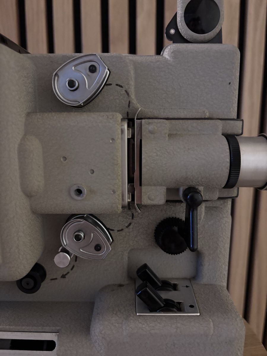 Eumig Proiettori: Eumig P8 Super8 Projektor – Usato da Horgen venduto da Anatolia 4