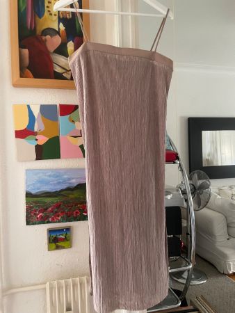 Robe longue à fines bretelles couleur sable ZARA