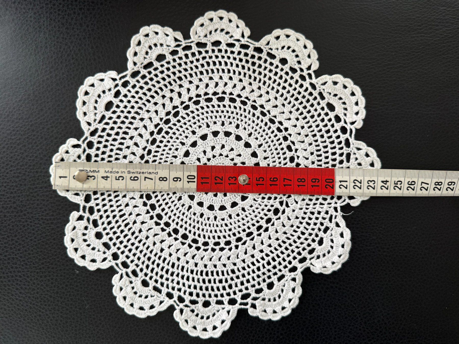Sottobicchieri: Spitzendeckchen  Untersetzer  gehäkelt  Farbe weiss – Usato da Subingen venduto da ArtBead 4