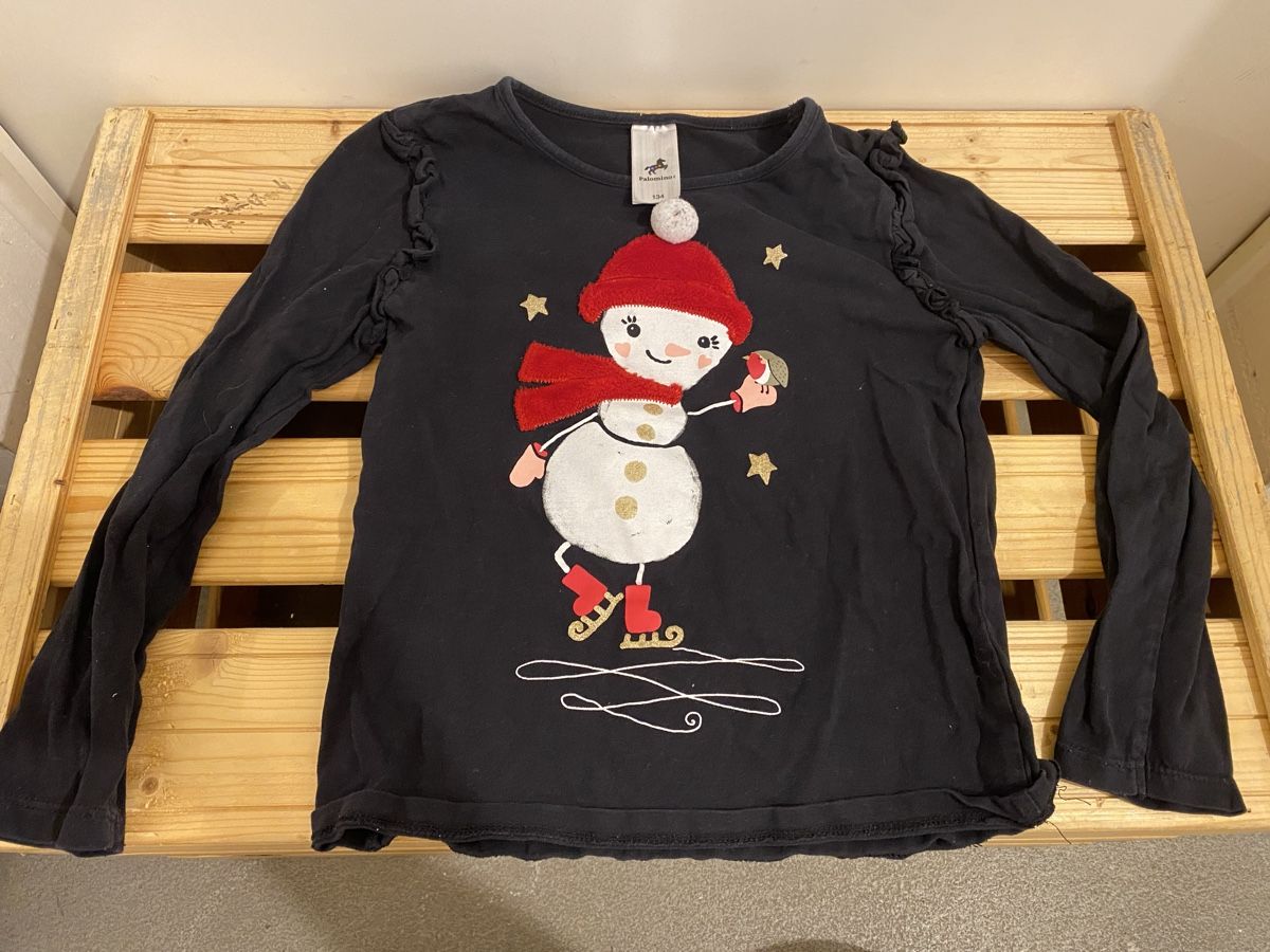 Maglioni & Felpe: Winterliches Langarmshirt mit Schneemann, Grösse 134 – Usato da Leibstadt venduto da Shopcity