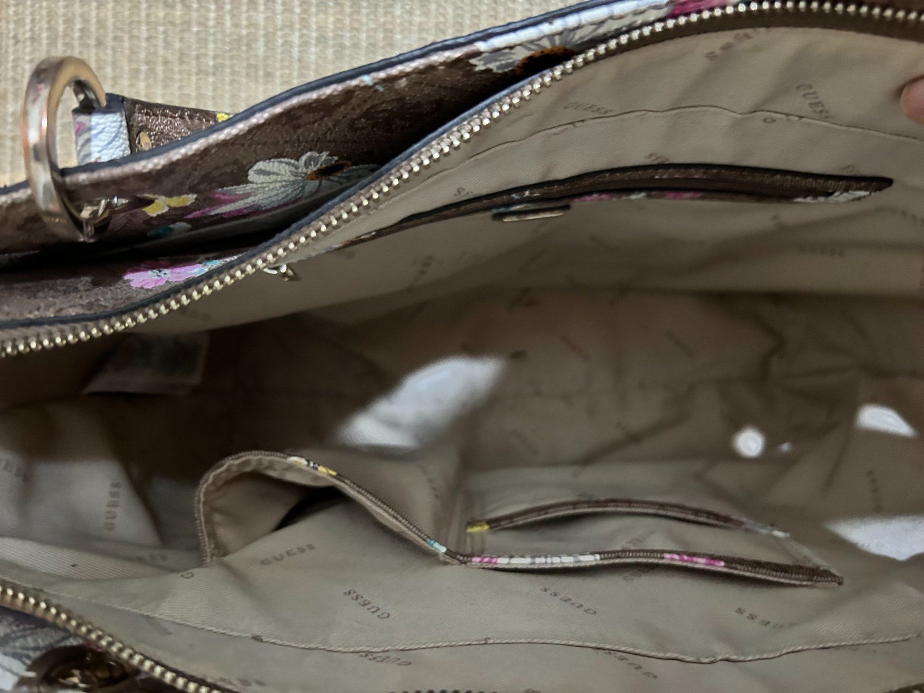 Guess Sacs femmes: Guess Handbag – D'occasion à Itingen par bra_c7hw 4