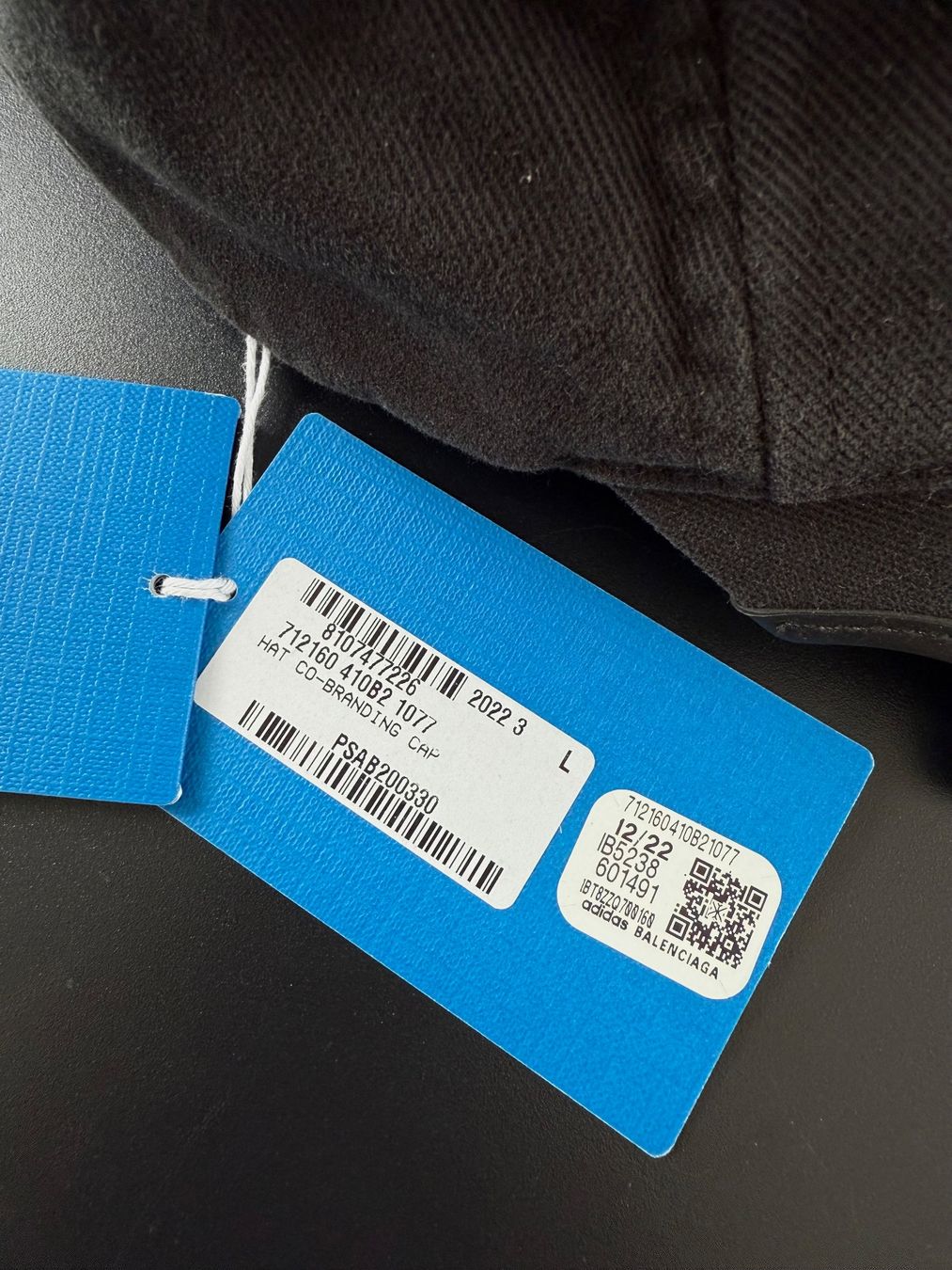 Balenciaga Copricapi, berretti & cappellini: Balenciaga X Adidas Cap – Nuovo (secondo la descrizione) da Kilchberg ZH venduto da LuxuryVault 6