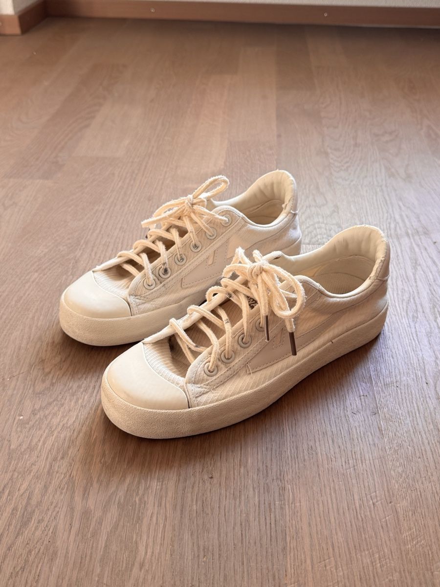 Scarpe da donna: Warrior Sneakers Cream Size 39 Used – Usato da Zürich venduto da tan_7szg