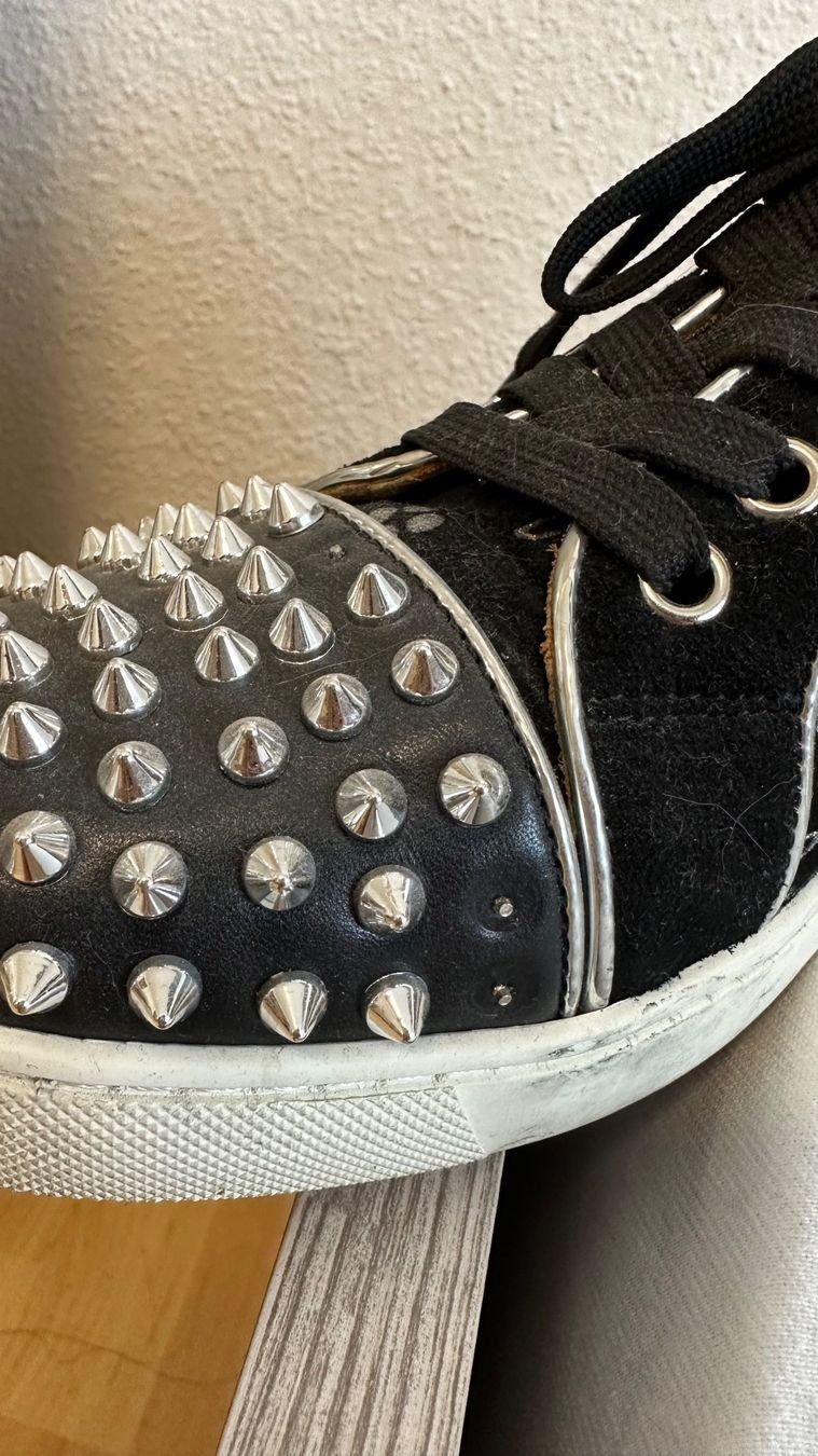 Christian Louboutin Damenschuhe: Sneaker  Gr.38.5 Christian Louboutin – Gebraucht aus Zürich von Big 3