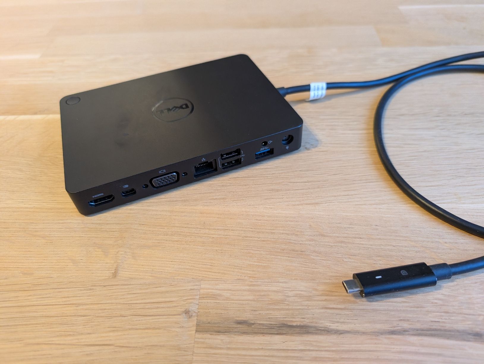 Dell Docking station: Dell WD15 Docking Station  mit USB C, neuwertig – Usato da Obfelden venduto da jergo 1
