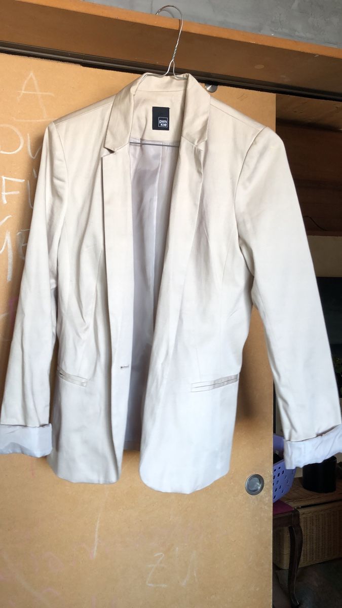 Lotti di vestiti: Diverses vestes et chemises – Usato da Lonay venduto da sop_wf8k