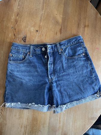 Levi's Damen Shorts Grösse W29 guter Zustand