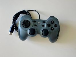 Manette de jeu Logitech RumblePad 2 - USB - PC/Playstation