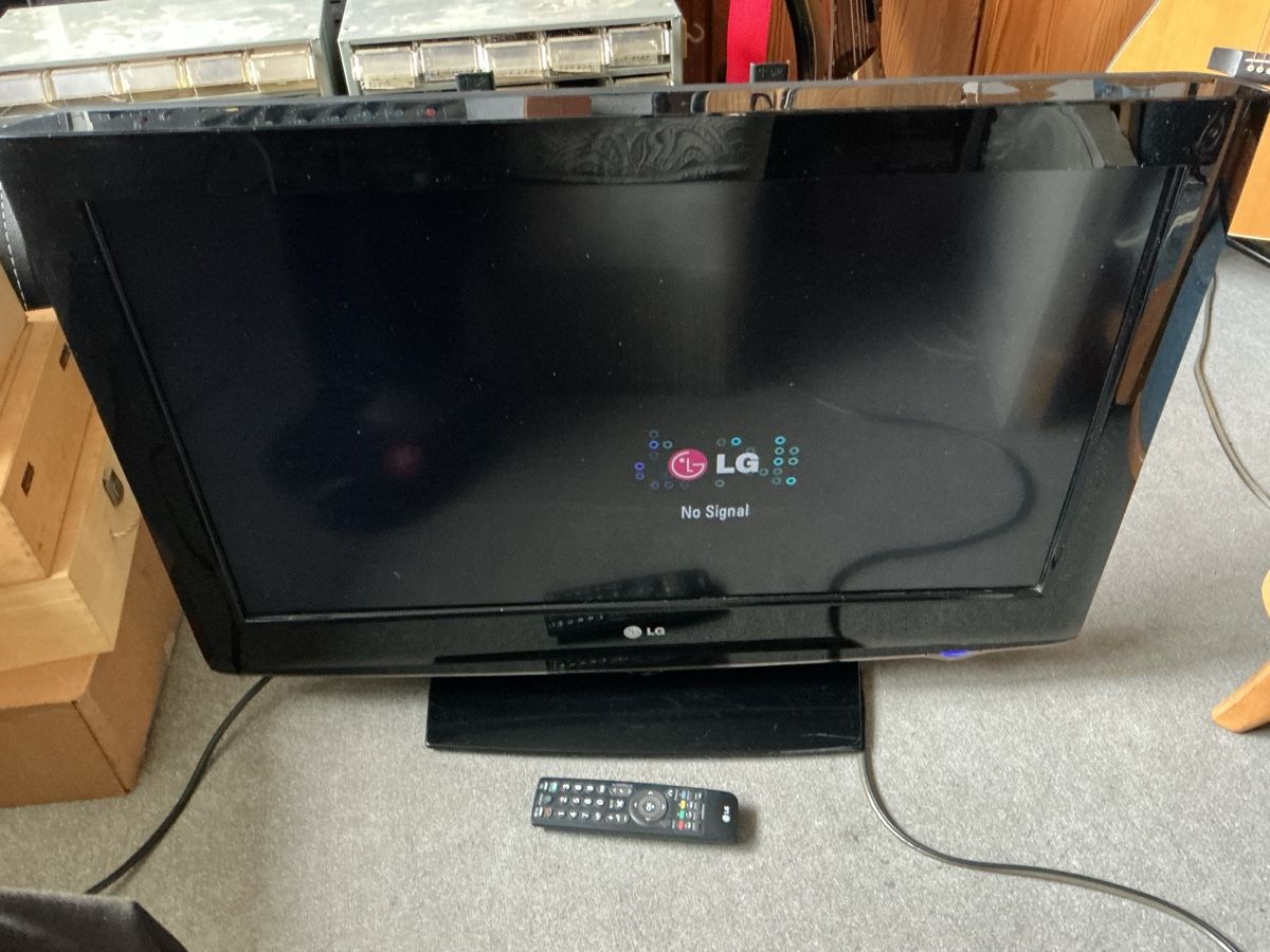 LG Televisori: LG TV hdmi 32" – Usato da Chevenez venduto da Electro-Rick