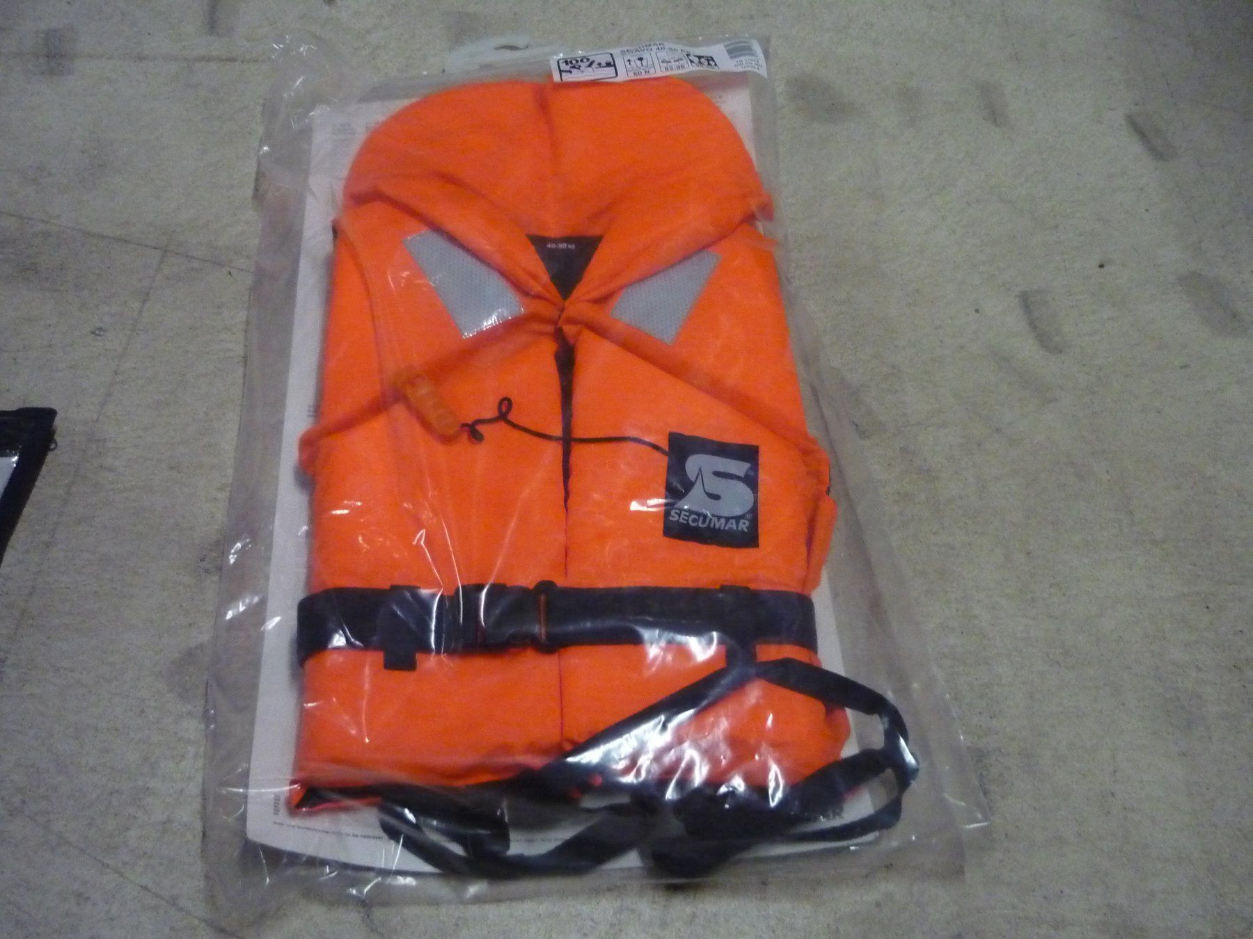 Giubbotti di salvataggio: 1x Rettungsweste Secumar Bravo 100  Schwimmweste – Nuovo e nell'imballaggio originale da Beringen venduto da Flatretriever