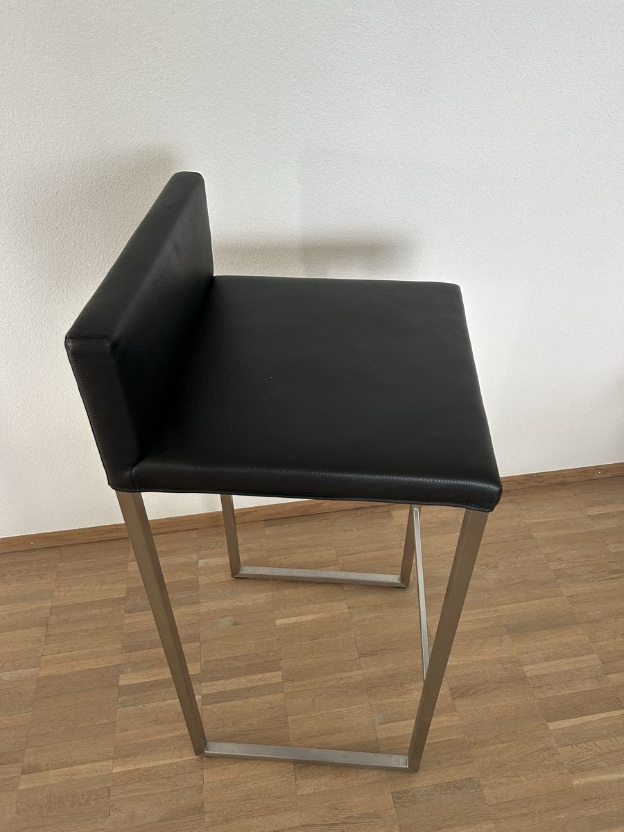 Girsberger Hocker: 2 Barhocker Girsberger schwarz Leder – Gebraucht aus Utzigen von Crisbo 1
