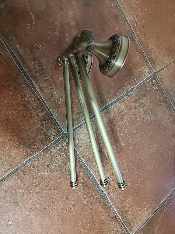 Supporti a parete: Accessoires pour la salle de bain – Usato da Arconciel venduto da gab_cjb2 1