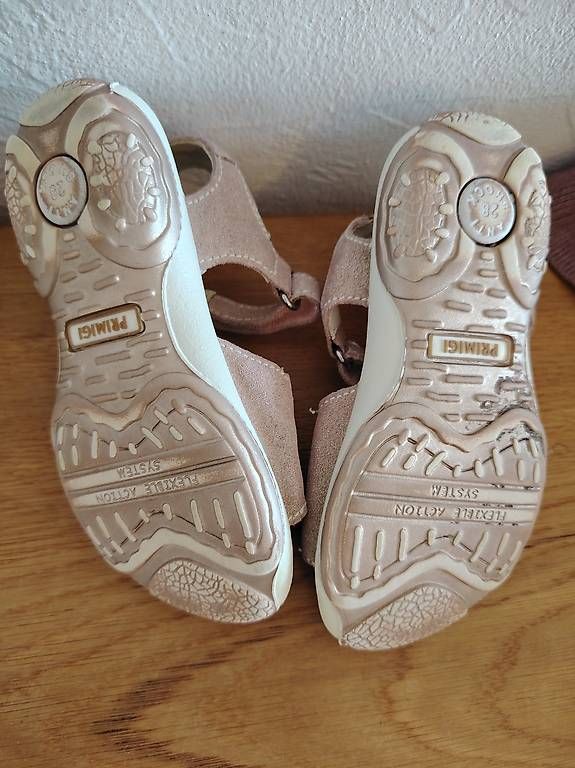 Scarpe per ragazze: Sandalen Primigi Gr 28 – Usato da Wilen b. Wollerau venduto da Karin1985 1