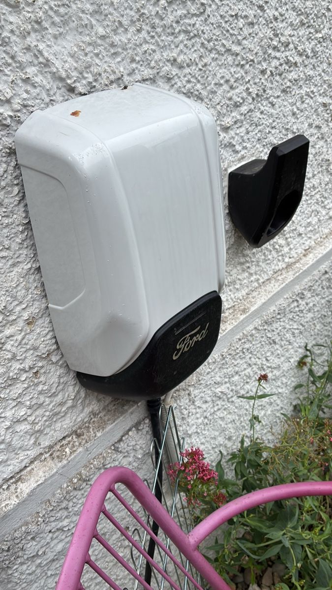 Caricabatterie: Ford Wallbox / Ladestation Typ 2 defekt – Difettoso da Schaffhausen venduto da Sepelino 2