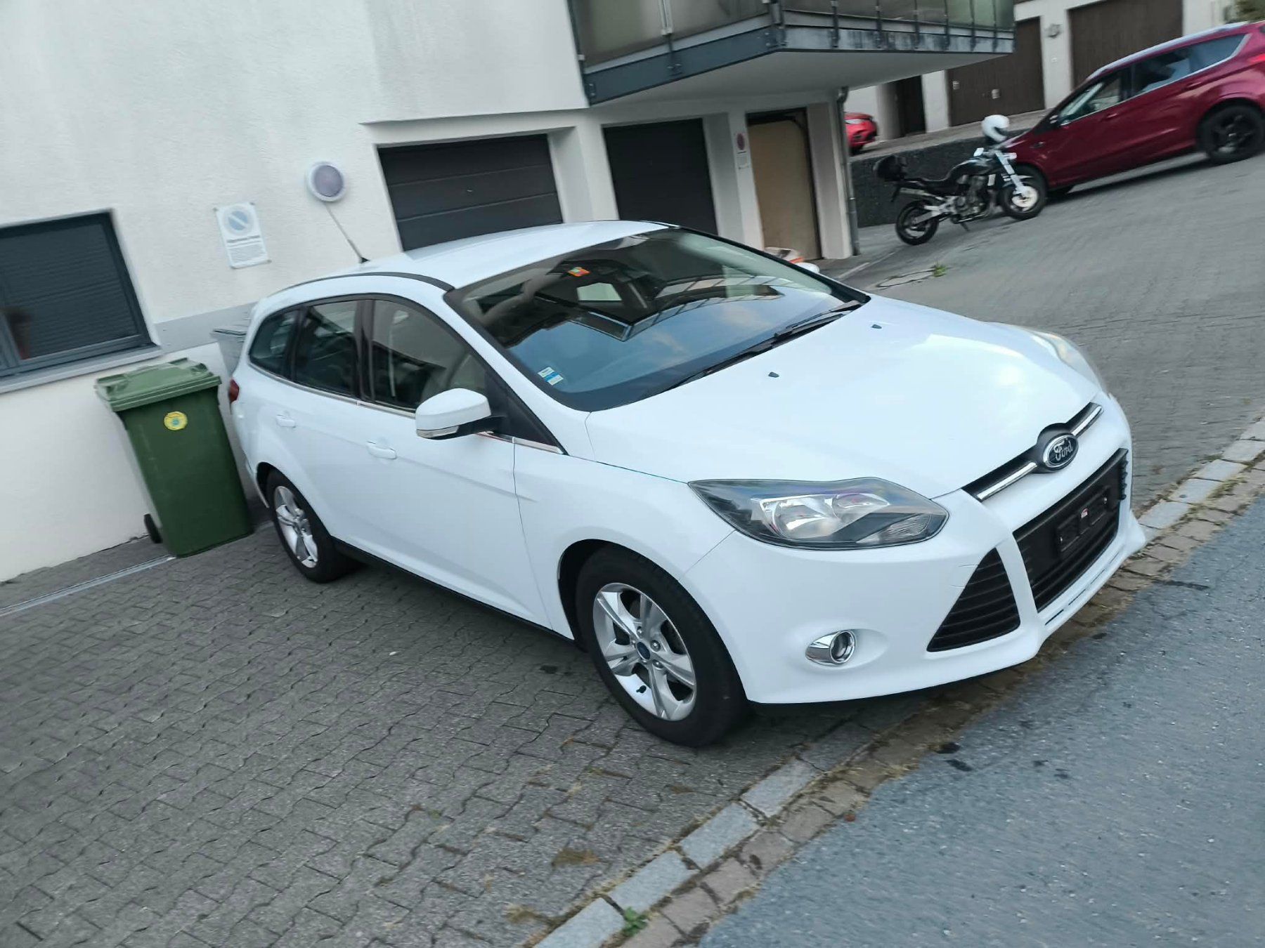 Ford Autos: Ford focus – D'occasion à Buttikon SZ par ricaeig