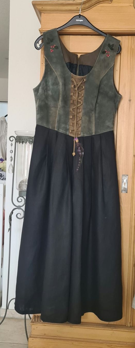 Vestiti: Dirndl Grösse 46 / 48   Wildleder  / Leinen – Usato da Dottikon venduto da Rotondino2