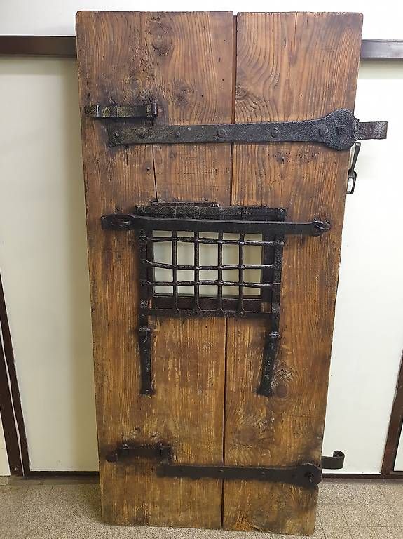 Porte: à vendre rare porte de cachot de prison – Usato da chénens venduto da mathieu016