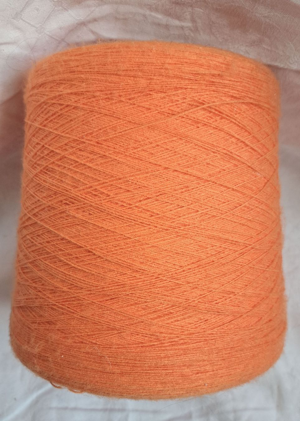 Wolle: 700 g weiche Wolle auf Kone – Neu und originalverpackt aus Basel von Sweet-Yarns01
