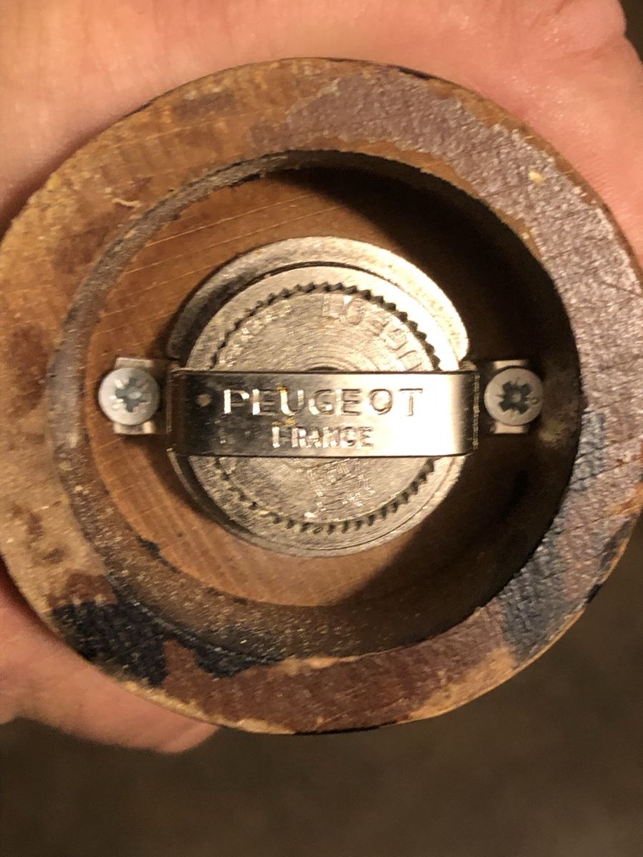 Appareils de cuisine: Pfeffermühle Peugeot  – D'occasion à Arbon par Wladimir1 2