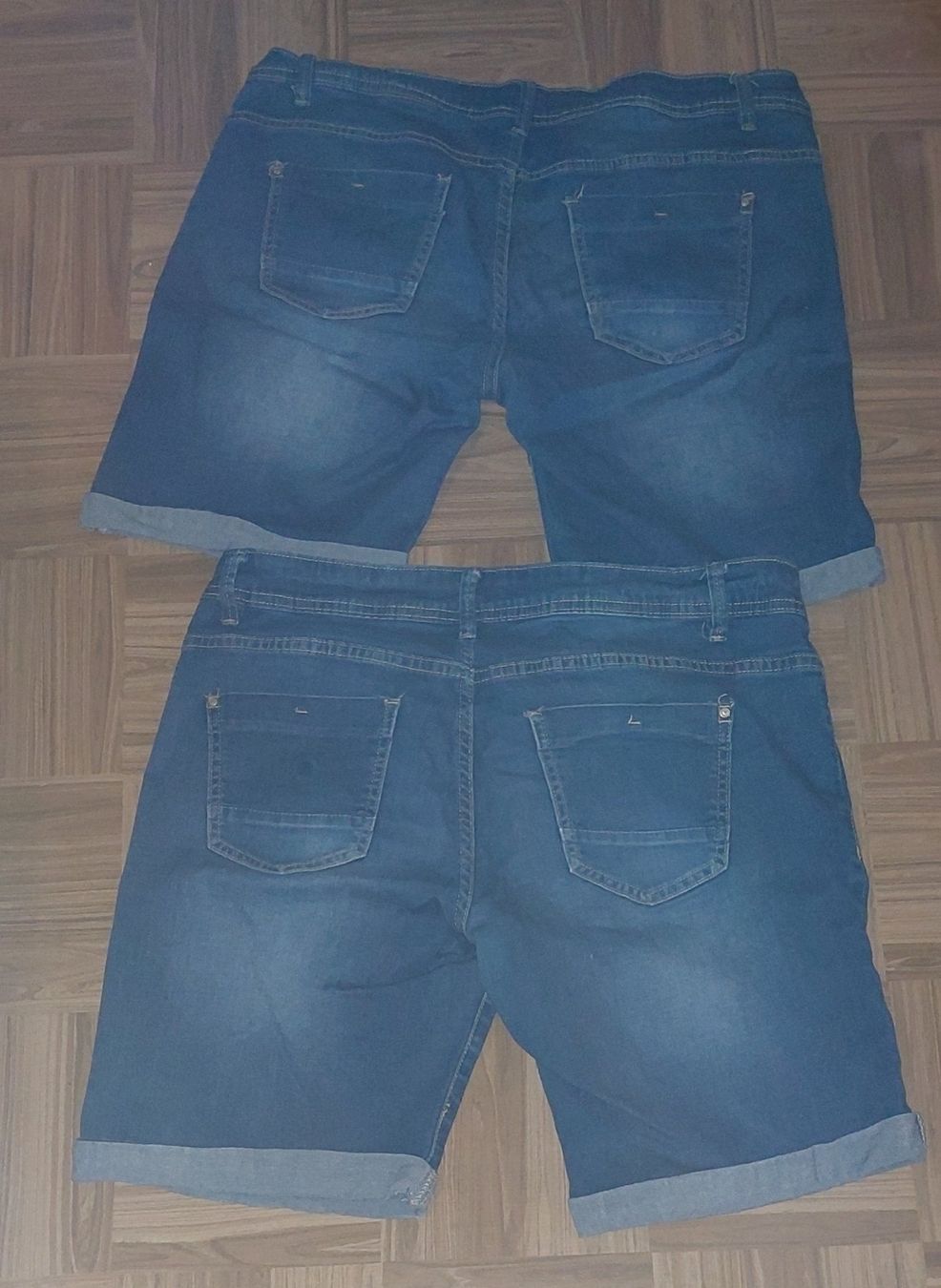 Jeans: kurze Jeans Shorts – Gebraucht aus Unterbäch VS von Nifadi 1
