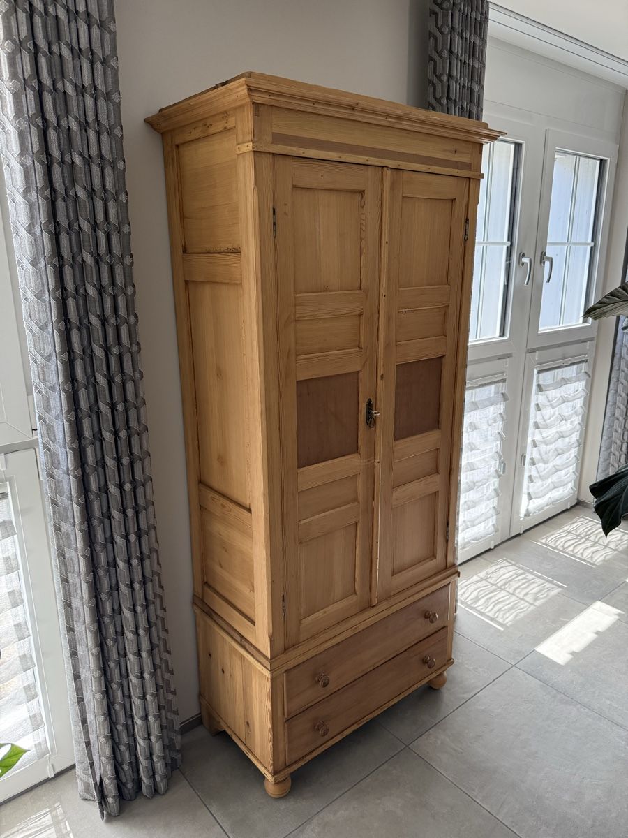 Schränke: Schöner Holzschrank – Gebraucht aus Märstetten von Lehnik 3
