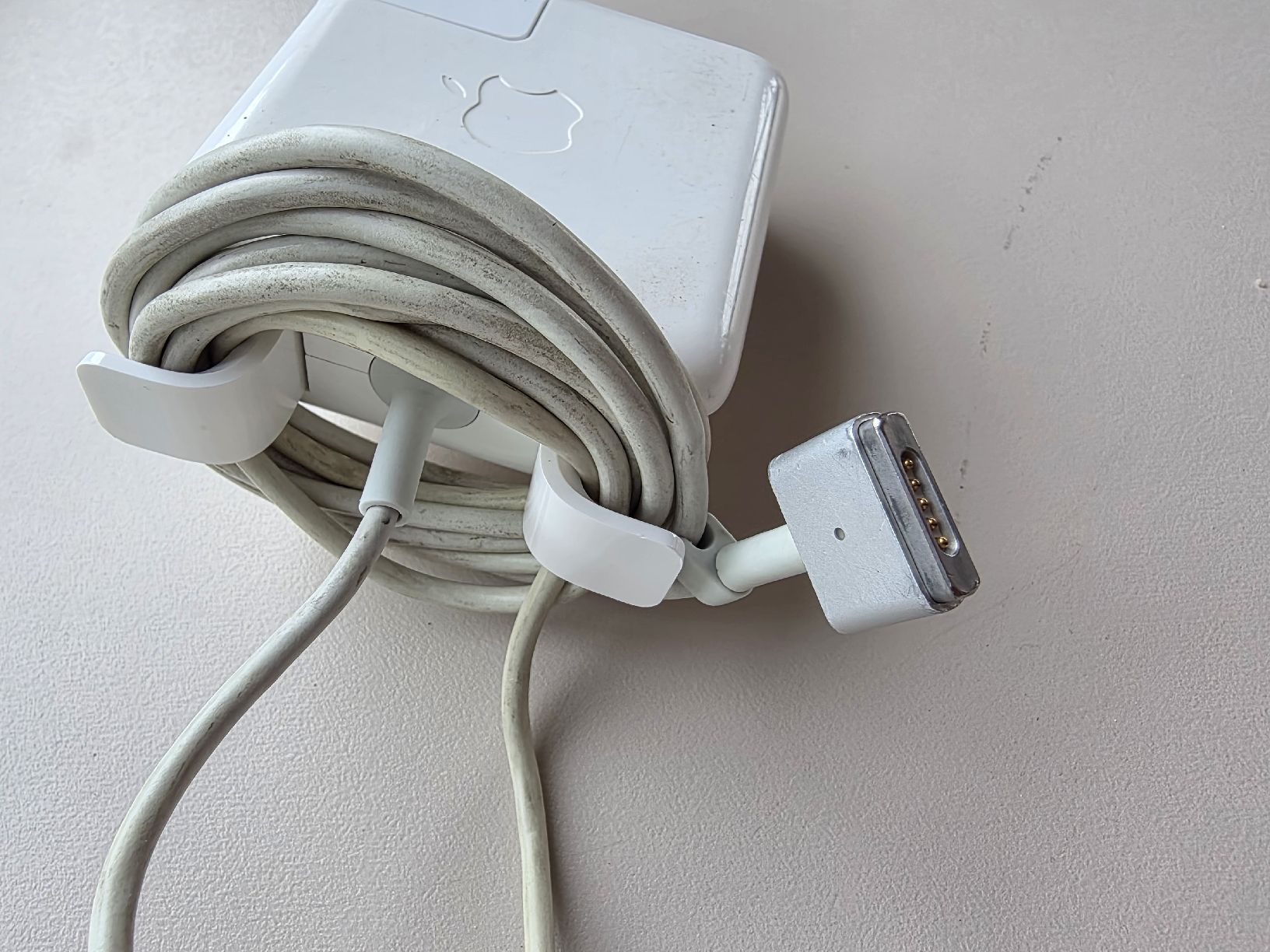 Apple Ladegerät: Apple MagSafe 2 Ladegerät 45watt – Gebraucht aus Biberist von Volo28 3