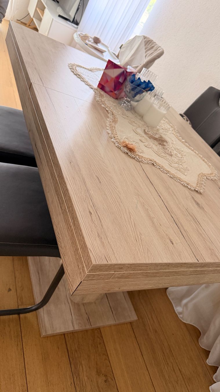 Tables: Esstich und Couchtich – D'occasion à Oberentfelden par Pakii