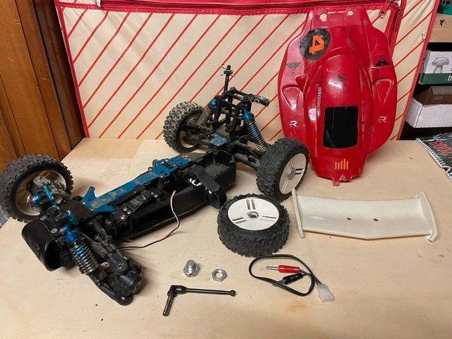 RC Kits de montage: RC Buggy 1:8 – Défectueux à Rudolfstetten par Rrst1968