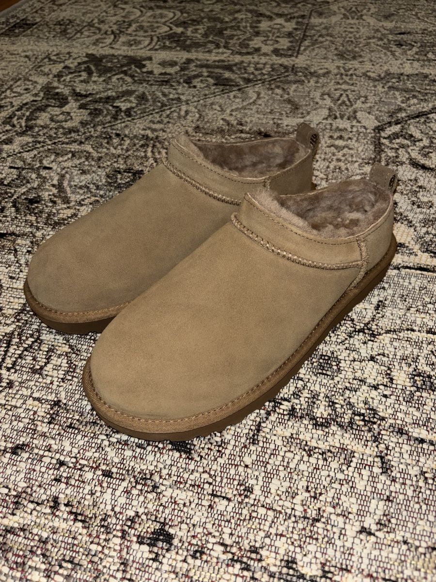 Ugg Scarpe da donna: UGG Classic Micro Boot – Nuovo e nell'imballaggio originale da Schaffhausen venduto da vel_67wt 1