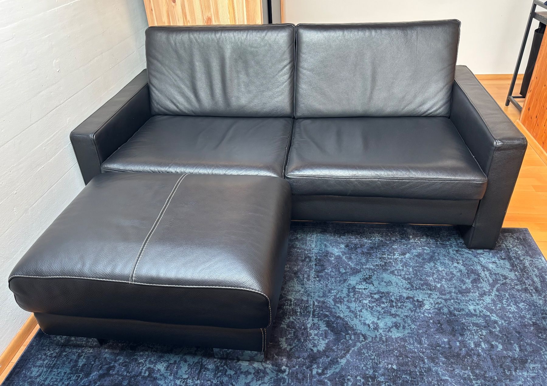 Sofas: Echtleder Sofa mit Hocker schwarz – Gebraucht aus Umiken von Steini99 1