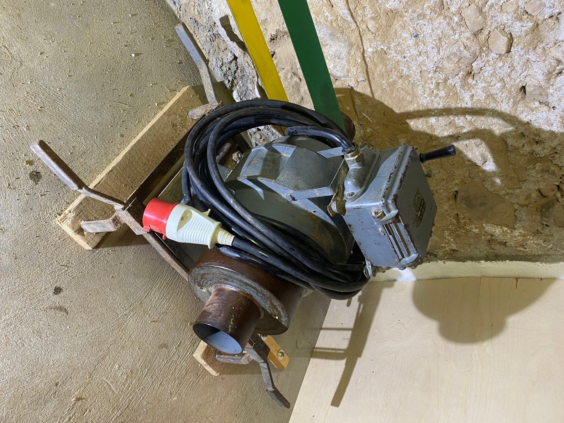 Seghe: Brennholzfräse mit 7 kW Elektromotor – Usato da Beckenried venduto da beggo61 2