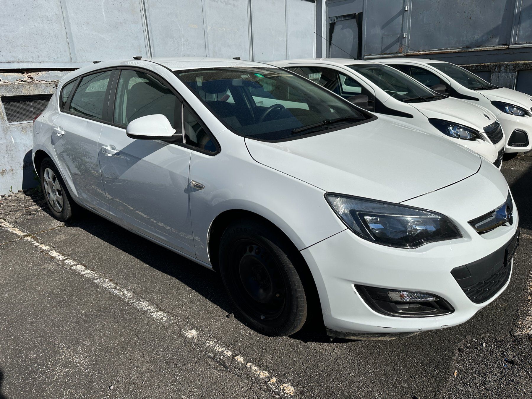 Opel Automobili: Opel Astra J 1.6 Fun Automatik – Usato da Neuenegg venduto da Potentino 2