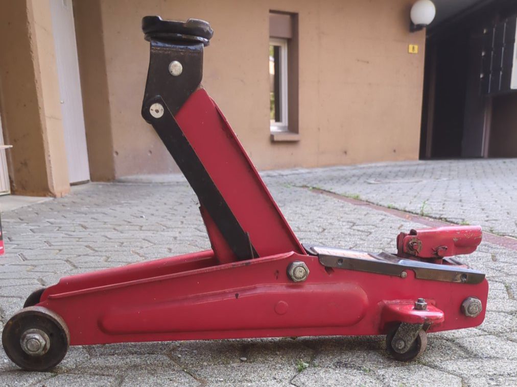 Tous les outils: Wagenheber – D'occasion à Wilen b. Wollerau par Tinkerer 3