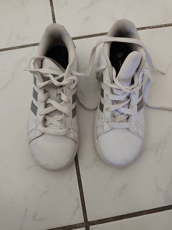 Herrenschuhe: Sneakers Adidas – Gebraucht aus Emmenbrücke von AKTA3123 1